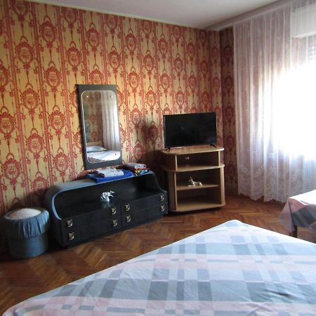 Apartman Milena คลาโดโว ภายนอก รูปภาพ