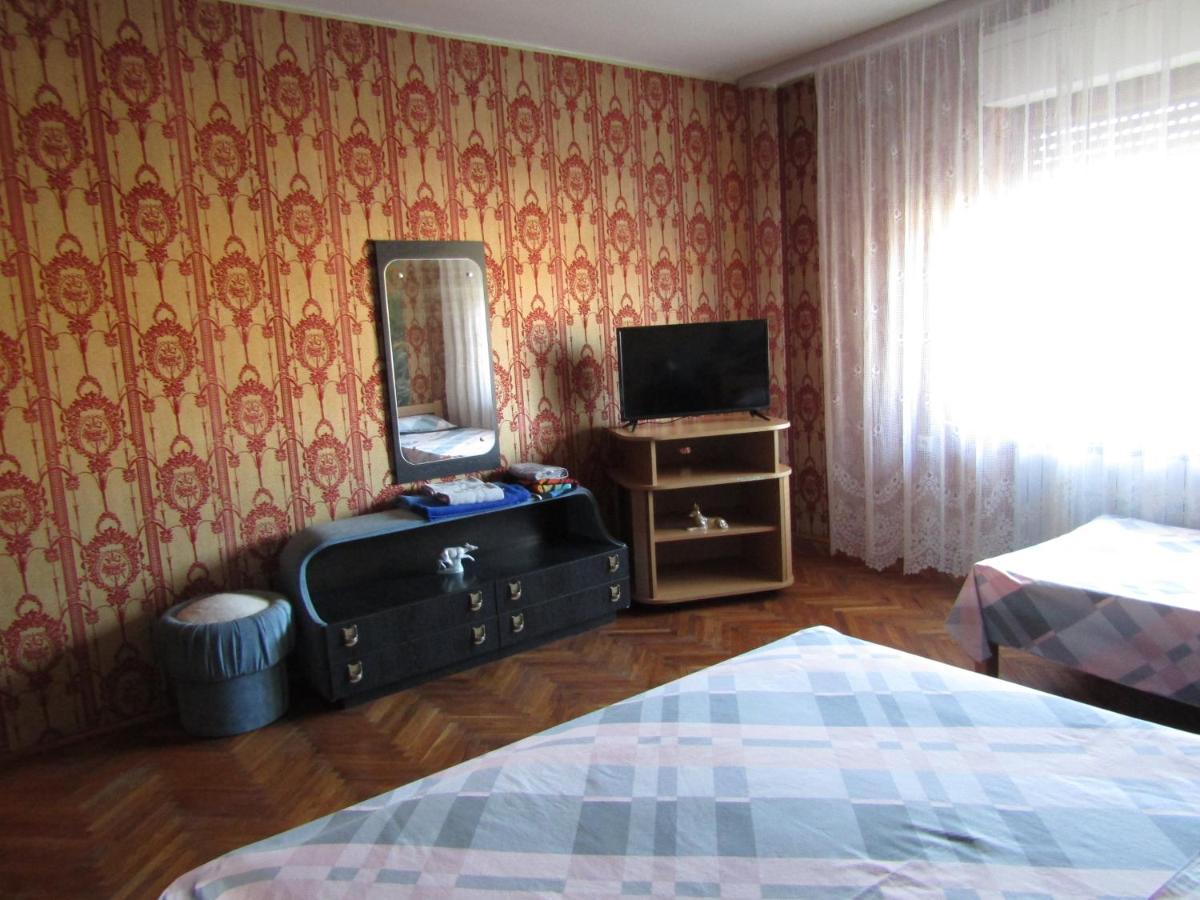 Apartman Milena คลาโดโว ภายนอก รูปภาพ