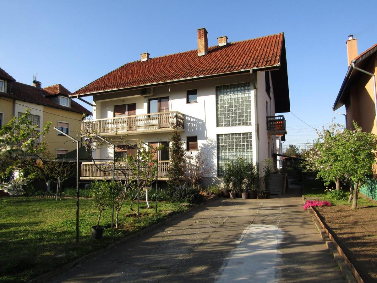 Apartman Milena คลาโดโว ภายนอก รูปภาพ