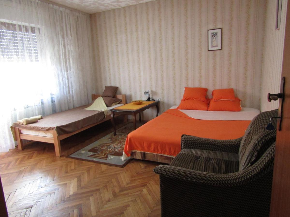 Apartman Milena คลาโดโว ภายนอก รูปภาพ